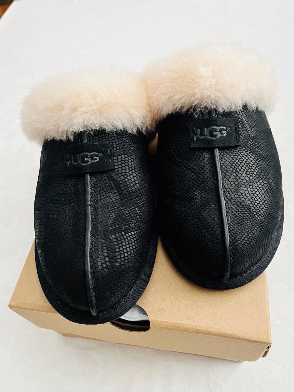 Deadstock UGG Women’s Scuffette II Black Snake 1015379 Sheepskin - Size 9 NIB